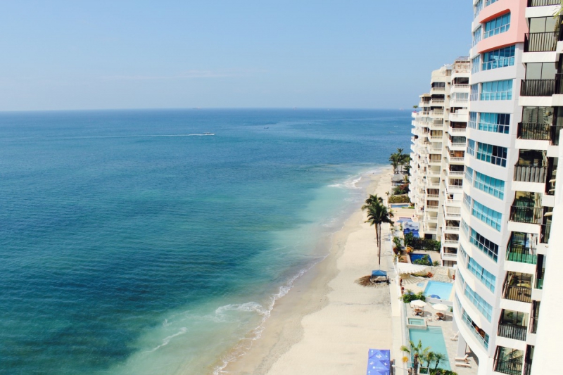 chambre-hote-BAIROLS-min_beach_ocean_shore_hotel_palm_tree-33726